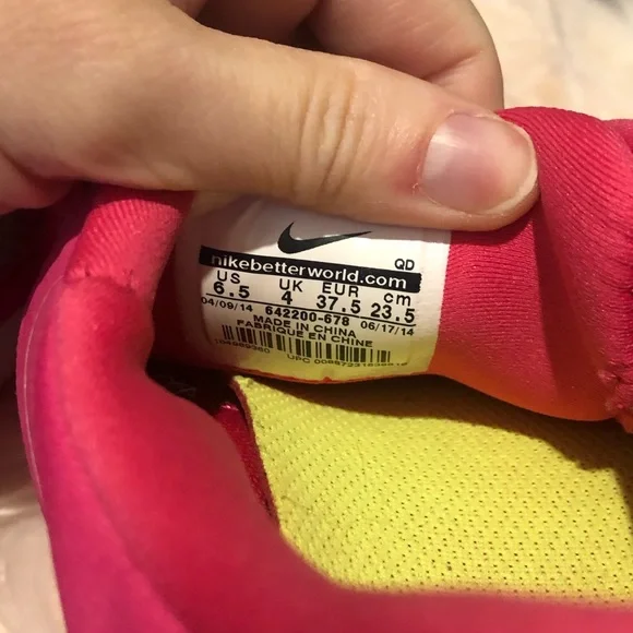 Nike Gym Shoes - Picture 4 of 4